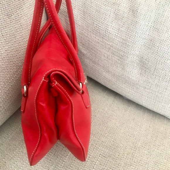 Prada handbag. - Picture 3 of 16